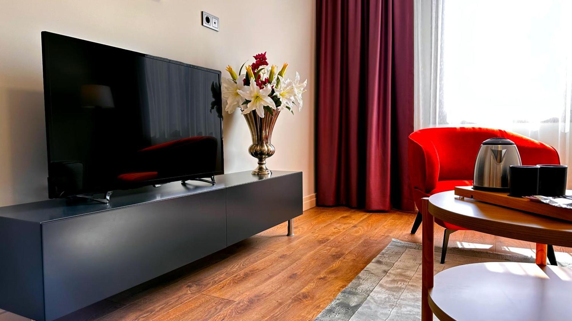Frezya - Exclusively Woman Hotel อิสตันบูล ภายนอก รูปภาพ