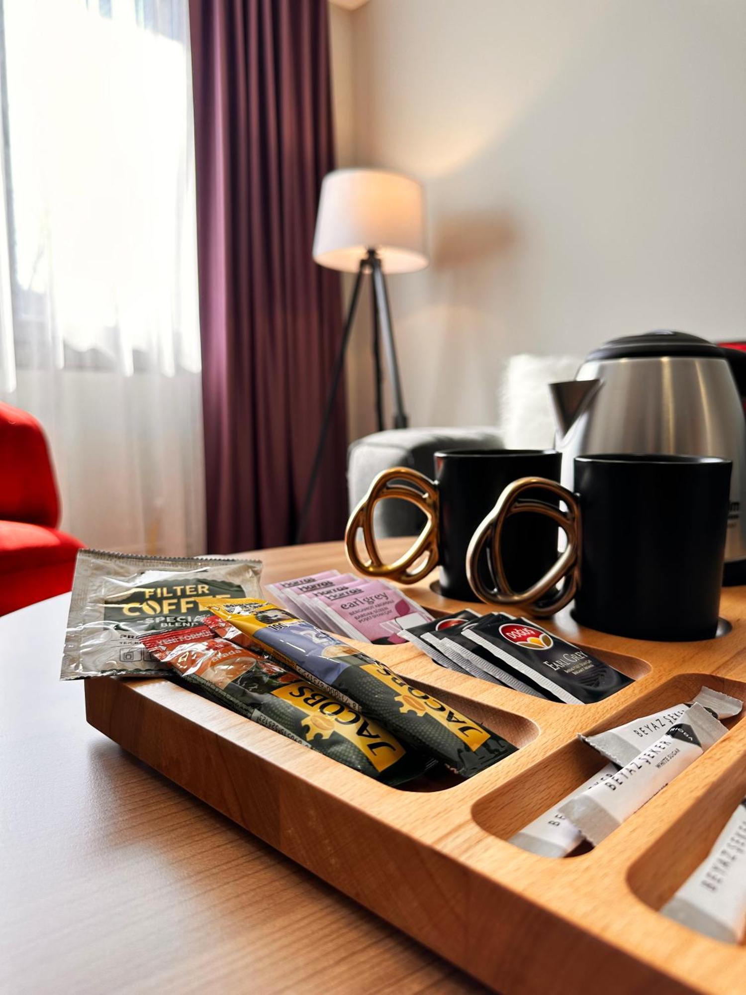 Frezya - Exclusively Woman Hotel อิสตันบูล ภายนอก รูปภาพ